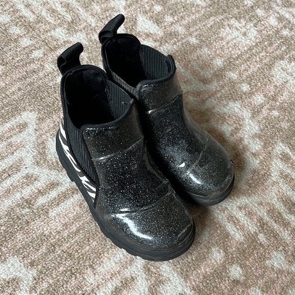 Native Shoes Other - Native boots c10 zebra